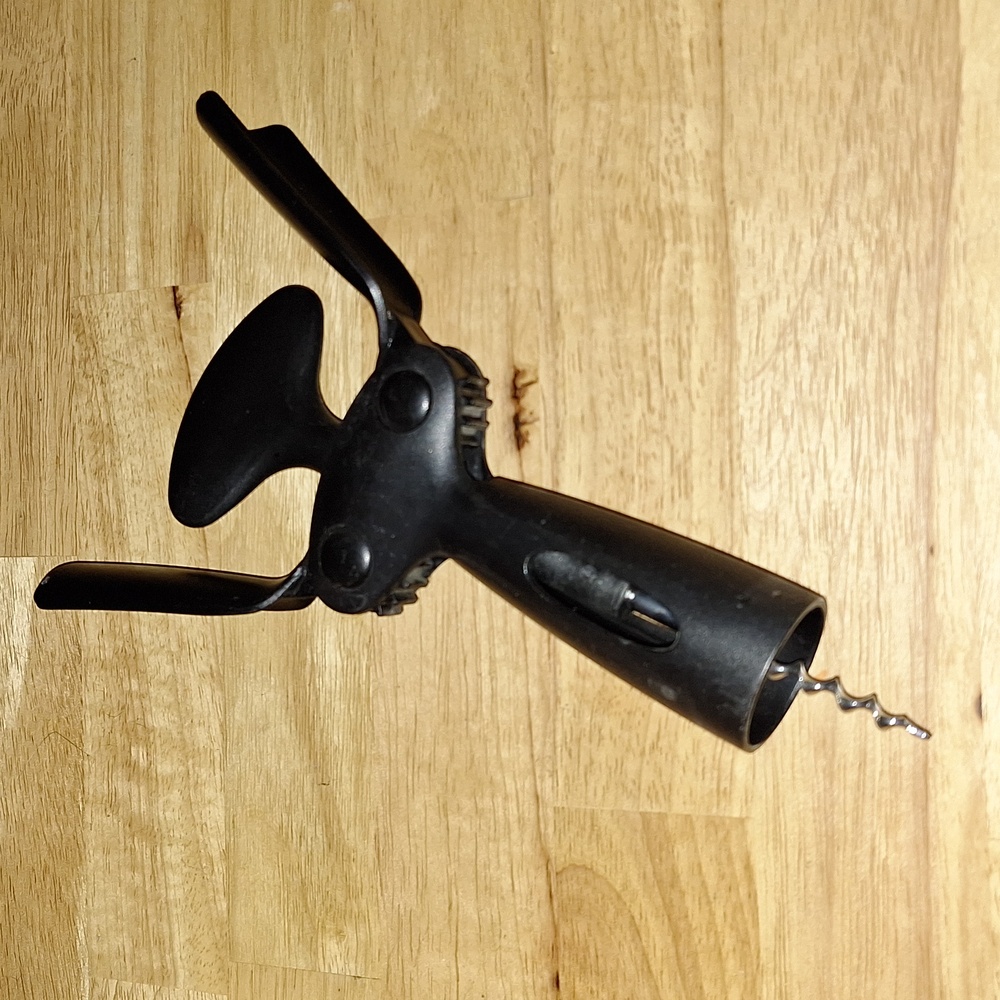 Wine bottle opener